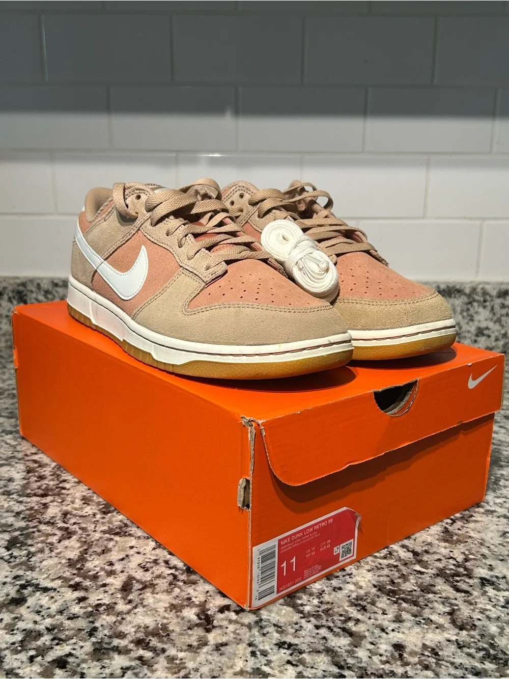 Nike Men's Low-Top Sneakers in Tan and Coral with White Swoosh